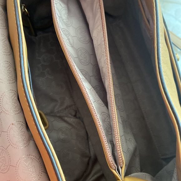 NWT original MK, camel color bag - Picture 5 of 8